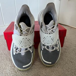 Juries Low 3 Black and White